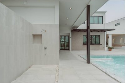 10R0463 Pool villa for rent 4 bedroom 4 bathroom 180,000/month at Muang 10R0463 Pool villa for rent 4 bedroom 4 bathroom 180,000/month at Muang