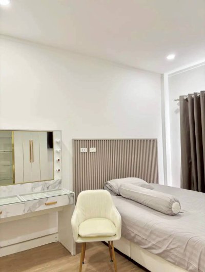 10R0486 ให้เช่าบ้านแฝดสองชั้น 2 ห้องนอน 2 ห้องน้ำ ราคา 25,000/เดือน โซนเมือง