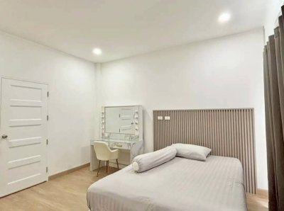 10R0486 ให้เช่าบ้านแฝดสองชั้น 2 ห้องนอน 2 ห้องน้ำ ราคา 25,000/เดือน โซนเมือง
