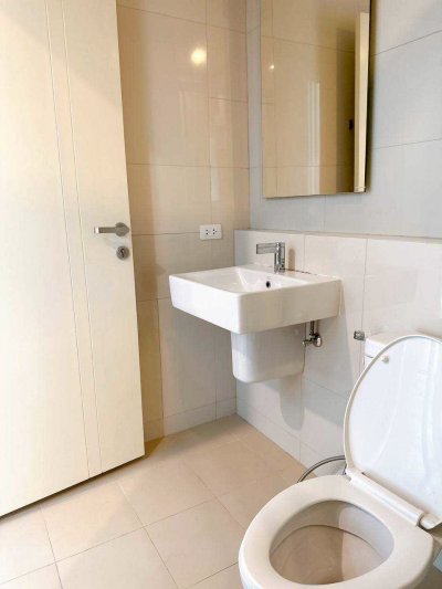 10R0497 คอนโดมิเนียม 1 ห้องนอน 1 ห้องน้ำ ให้เช่าเดือนละ 18,000 บาท โซนเมือง