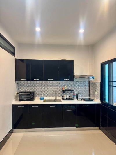 10R0503 ให้เช่าบ้านทาวน์เฮ้าส์สองชั้น 3 ห้องนอน 3 ห้องน้ำ ราคา 35,000/เดือน โซนเมือง