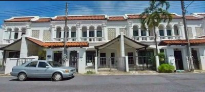 10R0518 ให้เช่าบ้านทาวน์เฮ้าส์สองชั้น 3 ห้องนอน 3 ห้องน้ำ ราคา 25,000/เดือน โซนเมือง