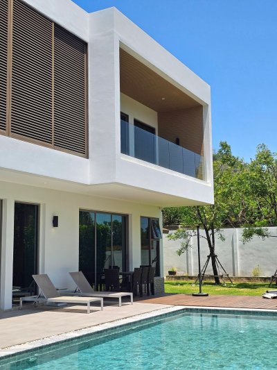 10R0525 ให้เช่า pool villa 3 ห้องนอน 5 ห้องน้ำ ราคา 150,000/เดือน โซนเมือง