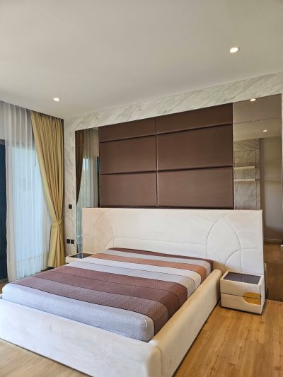 10R0525 ให้เช่า pool villa 3 ห้องนอน 5 ห้องน้ำ ราคา 150,000/เดือน โซนเมือง