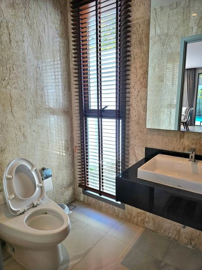 10R0525 ให้เช่า pool villa 3 ห้องนอน 5 ห้องน้ำ ราคา 150,000/เดือน โซนเมือง