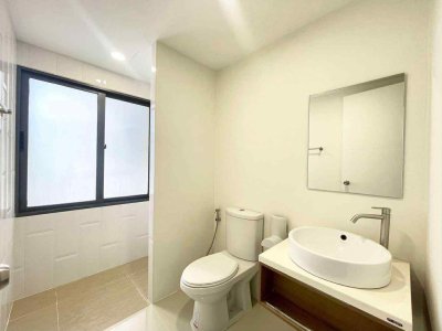 10R0526 คอนโดมิเนียม 1 ห้องนอน 1 ห้องน้ำ ให้เช่าเดือนละ 12,000 บาท โซนเมือง