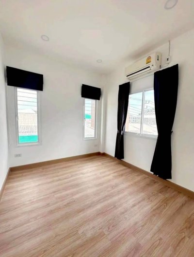 10R0527 This house for rent 3 bedroom 2 bathroom 30,000/month at muang