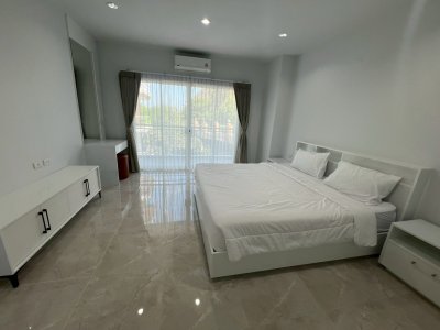 10R0528 คอนโดมิเนียม 3 ห้องนอน 3 ห้องน้ำ ให้เช่าเดือนละ 50,000 บาท โซนเมือง