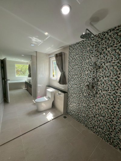 10R0528 คอนโดมิเนียม 3 ห้องนอน 3 ห้องน้ำ ให้เช่าเดือนละ 50,000 บาท โซนเมือง