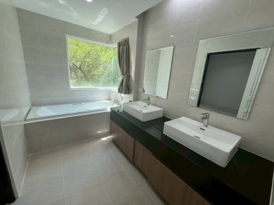 10R0528 คอนโดมิเนียม 3 ห้องนอน 3 ห้องน้ำ ให้เช่าเดือนละ 50,000 บาท โซนเมือง