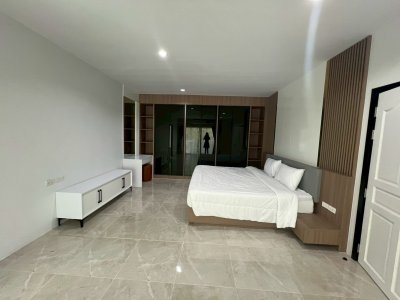 10R0528 คอนโดมิเนียม 3 ห้องนอน 3 ห้องน้ำ ให้เช่าเดือนละ 50,000 บาท โซนเมือง
