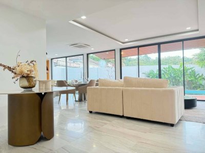 10R0547 Pool villa for rent 5 bedroom 5 bathroom 150,000/month at muang