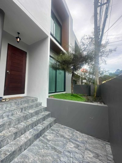 10R0552 ให้เช่าบ้านแฝดสองชั้น 2 ห้องนอน 2 ห้องน้ำ ราคา 35,000/เดือน โซนเมือง