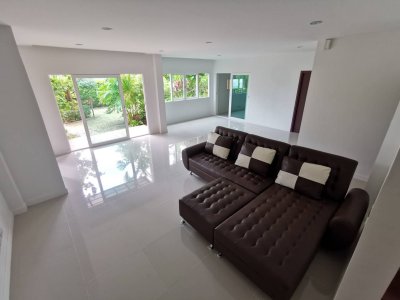 10S0036 This house for sale 12,500,000 baht 3 bedrooms 3 bathrooms located ratsada