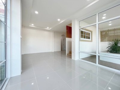 10S0052 ขายบ้านแฝดสองชั้น ราคา 4,790,000 บาท 3ห้องนอน 2ห้องน้ำ โซนเมือง