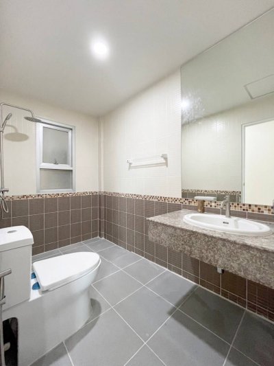 10S0052 ขายบ้านแฝดสองชั้น ราคา 4,790,000 บาท 3ห้องนอน 2ห้องน้ำ โซนเมือง