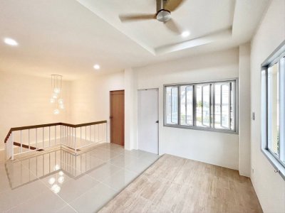 10S0052 ขายบ้านแฝดสองชั้น ราคา 4,790,000 บาท 3ห้องนอน 2ห้องน้ำ โซนเมือง