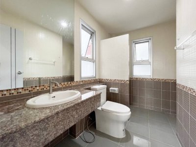 10S0052 ขายบ้านแฝดสองชั้น ราคา 4,790,000 บาท 3ห้องนอน 2ห้องน้ำ โซนเมือง