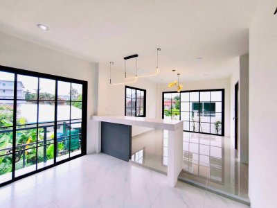 10S0066 This house for sale 4,890,000 baht 3 bedroom 2 bathroom located at Muang