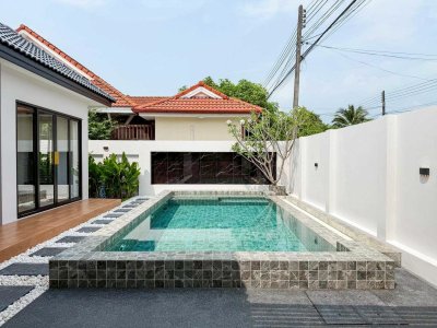 10S0068 ขายพูลวิลล่า ราคา 12,900,000 บาท 3 ห้องนอน 4 ห้องน้ำ โซนเมือง