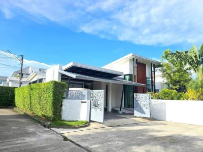 10S0081 ขายบ้านเดี่ยวสองชั้น ราคา 8,500,000 บาท 3 ห้องนอน 2 ห้องน้ำ โซนรัษฏา