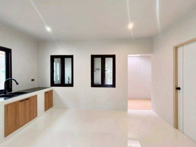 10S0088 ขายบ้านแฝดสองชั้น ราคา 5,190,000 บาท 3 ห้องนอน 2 ห้องน้ำ โซนเมือง