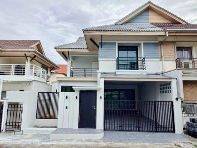 10S0088 ขายบ้านแฝดสองชั้น ราคา 5,190,000 บาท 3 ห้องนอน 2 ห้องน้ำ โซนเมือง