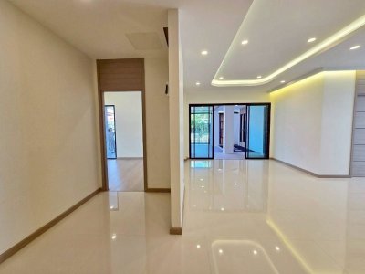 10S0091 ขายบ้านเดี่ยวชั้นเดียว ราคา 11,900,000 บาท 4 ห้องนอน 3 ห้องน้ำ โซนเมือง
