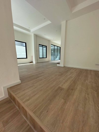 10S0102 This house for sale 5,990,000 baht 4 bedroom 2 bathroom at muang