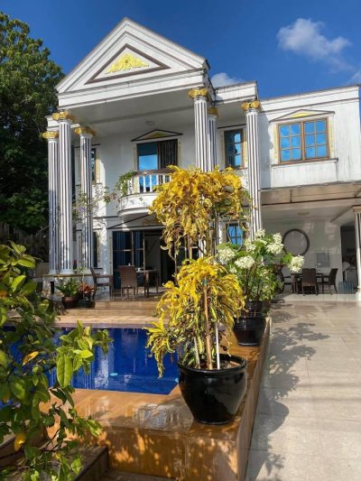 10S0105 Pool villa for sale 12,000,000 baht 3 bedroom 3 bathroom located at muang