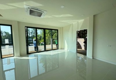 10S0107 This house for sale 5,200,000 baht 3 bedroom 2 bathroom located at muang