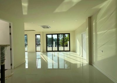 10S0107 This house for sale 5,200,000 baht 3 bedroom 2 bathroom located at muang