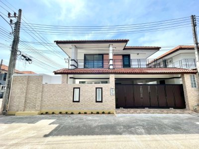 10S0110 ขายพูลวิลล่า ราคา 6,490,000 บาท 4 ห้องนอน 3 ห้องน้ำ โซนเมือง