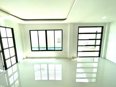 10S0110 ขายพูลวิลล่า ราคา 6,490,000 บาท 4 ห้องนอน 3 ห้องน้ำ โซนเมือง