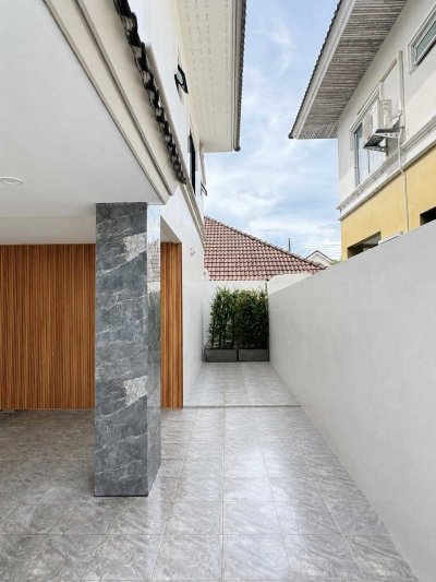 10S0117 This house for sale 7,990,000 baht 4 bedroom 4 bathroom at muang