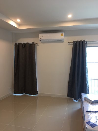 11R0028 ให้เช่าบ้านสองชั้น 3ห้องนอน 2ห้องน้ำ ราคา 25,000/เดือน โซนเกาะแก้ว