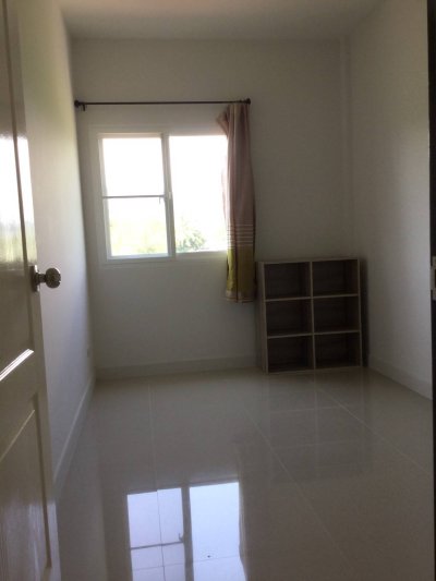 11R0088 ให้เช่าบ้านแฝดสองชั้น 3ห้องนอน 2ห้องน้ำ ราคา 35,000/เดือน โซนเกาะแก้ว