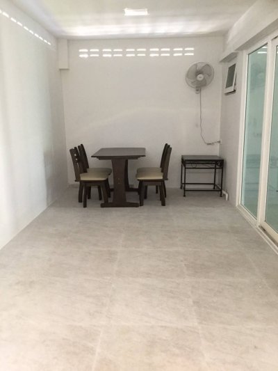 11R0088 ให้เช่าบ้านแฝดสองชั้น 3ห้องนอน 2ห้องน้ำ ราคา 35,000/เดือน โซนเกาะแก้ว