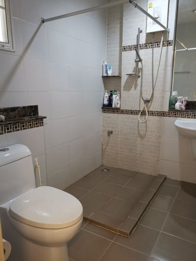 11R0121 ให้เช่าบ้านเดี่ยวสองชั้น 3 ห้องนอน 2 ห้องน้ำ ราคา 35,000/เดือน โซนเกาะแก้ว