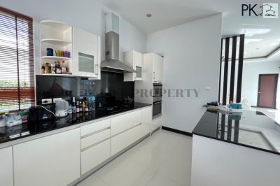 11R0126 ให้เช่า pool villa 3 ห้องนอน 4 ห้องน้ำ ราคา 100,000/เดือน โซนเกาะแก้ว
