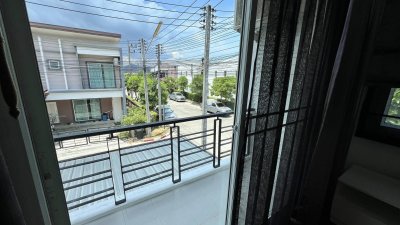 11R0163 ให้เช่าบ้านแฝดสองชั้น 3ห้องนอน 2ห้องน้ำ ราคา 35,000/เดือน โซนเกาะแก้ว