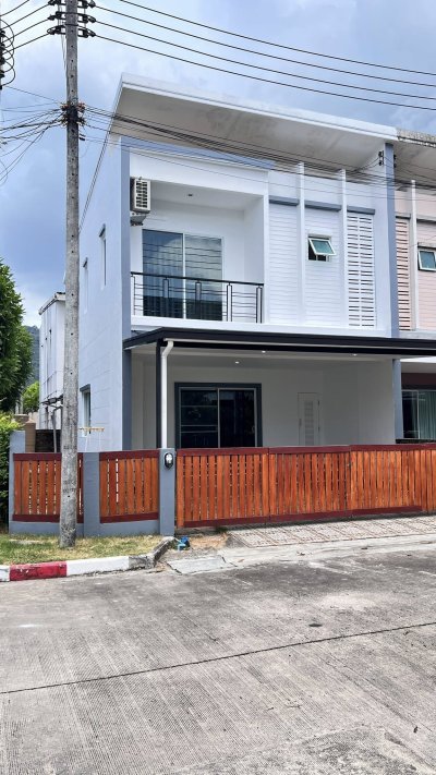 11R0163 ให้เช่าบ้านแฝดสองชั้น 3ห้องนอน 2ห้องน้ำ ราคา 35,000/เดือน โซนเกาะแก้ว