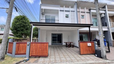 11R0163 ให้เช่าบ้านแฝดสองชั้น 3ห้องนอน 2ห้องน้ำ ราคา 35,000/เดือน โซนเกาะแก้ว