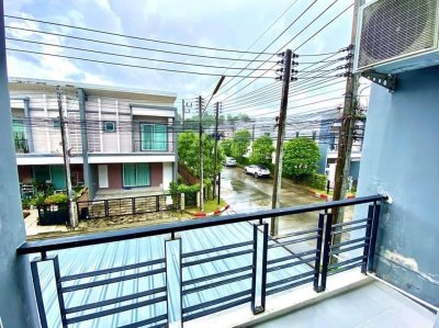 11R0163 ให้เช่าบ้านแฝดสองชั้น 3ห้องนอน 2ห้องน้ำ ราคา 35,000/เดือน โซนเกาะแก้ว