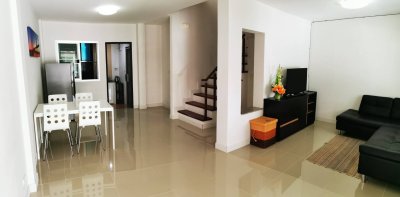 11R0165 ให้เช่าบ้านแฝดสองชั้น 3ห้องนอน 2ห้องน้ำ ราคา 25,000/เดือน โซนเกาะแก้ว