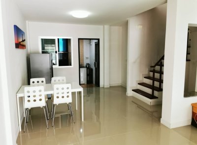 11R0165 ให้เช่าบ้านแฝดสองชั้น 3ห้องนอน 2ห้องน้ำ ราคา 25,000/เดือน โซนเกาะแก้ว