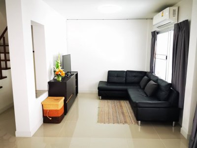 11R0165 ให้เช่าบ้านแฝดสองชั้น 3ห้องนอน 2ห้องน้ำ ราคา 25,000/เดือน โซนเกาะแก้ว