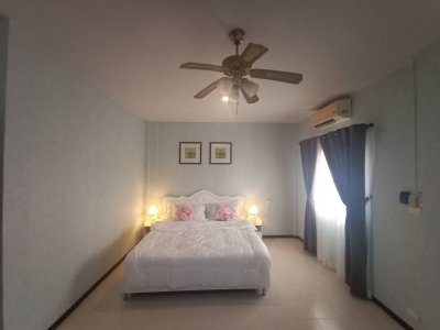 11R0174 ให้เช่าบ้านแฝดสองชั้น 3ห้องนอน 2ห้องน้ำ ราคา 25,000/เดือน โซนเกาะแก้ว