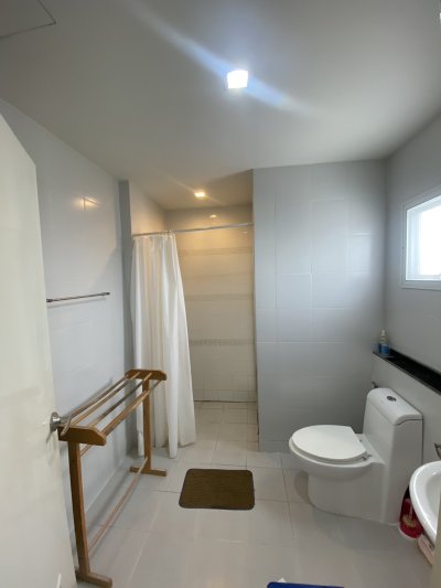 11R0213 ให้เช่าบ้านสองชั้น 3ห้องนอน 2ห้องน้ำ ราคา 28,000/เดือน โซนเกาะแก้ว