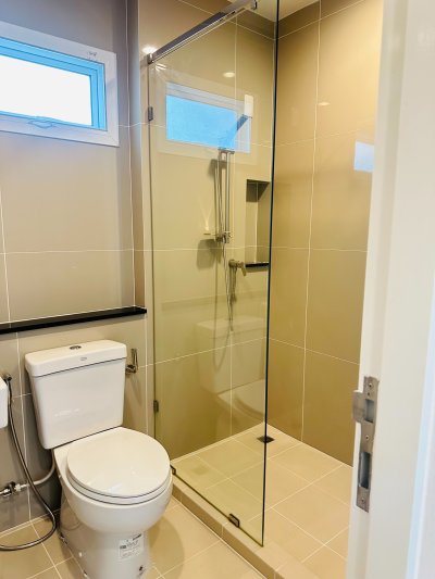 11R0228 ให้เช่าบ้านเดี่ยวสองชั้น 4ห้องนอน 2ห้องน้ำ ราคา 65,000/เดือน โซนเกาะแก้ว